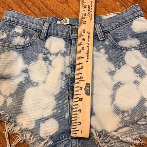 Faded Glory size 4 cut-off & bleached high waist short shorts - Picture 4 of 8